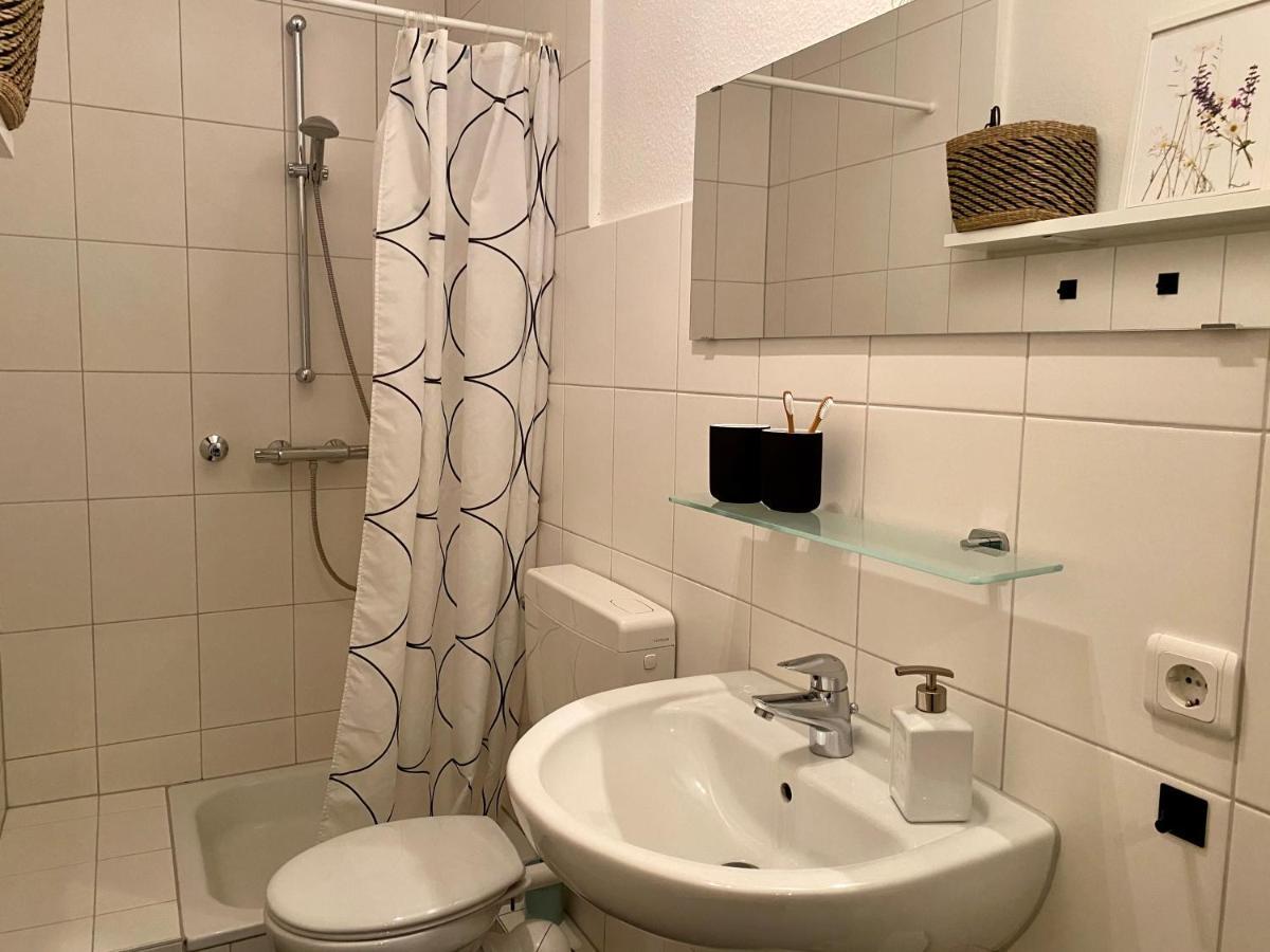 Zentrumsnahe Schoene Altbauwohnung Bis 4 Personen Flensburgo Exterior foto